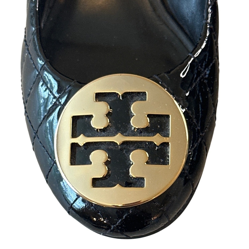 Tory Burch Quinn Quilted Patent Wedge Pumps Black Gold Logo Size 8.5 - Picture 10 of 11